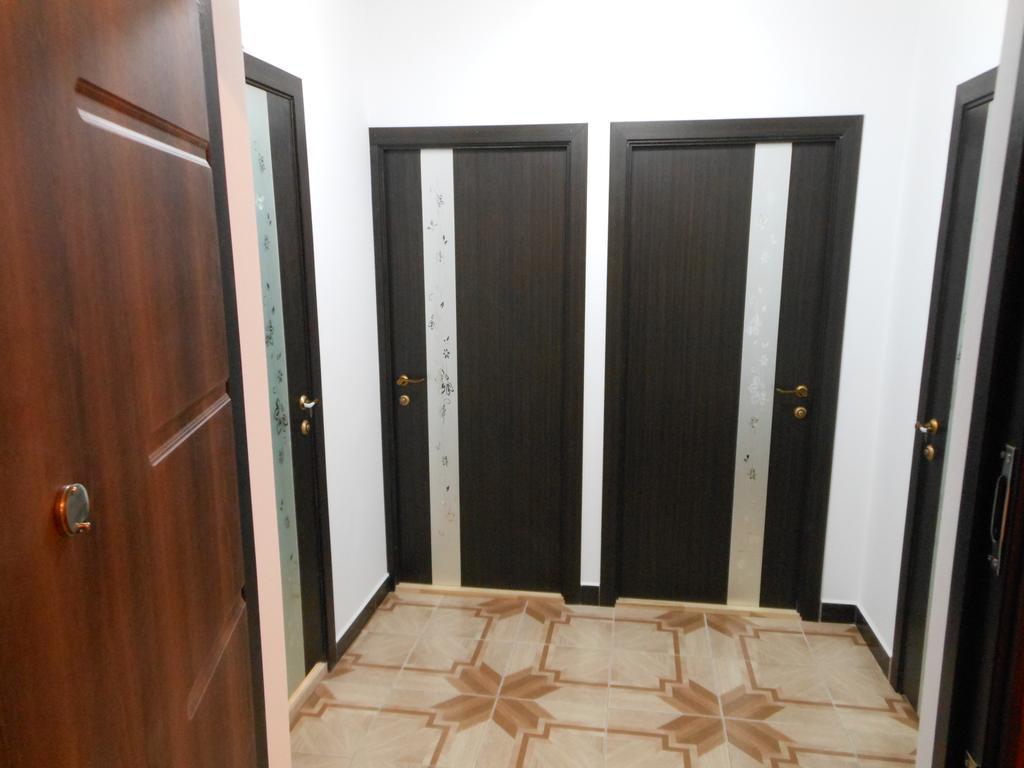 Rooms With Fortetsya View 2 カームヤネツィ・ポジーリシクィイ エクステリア 写真