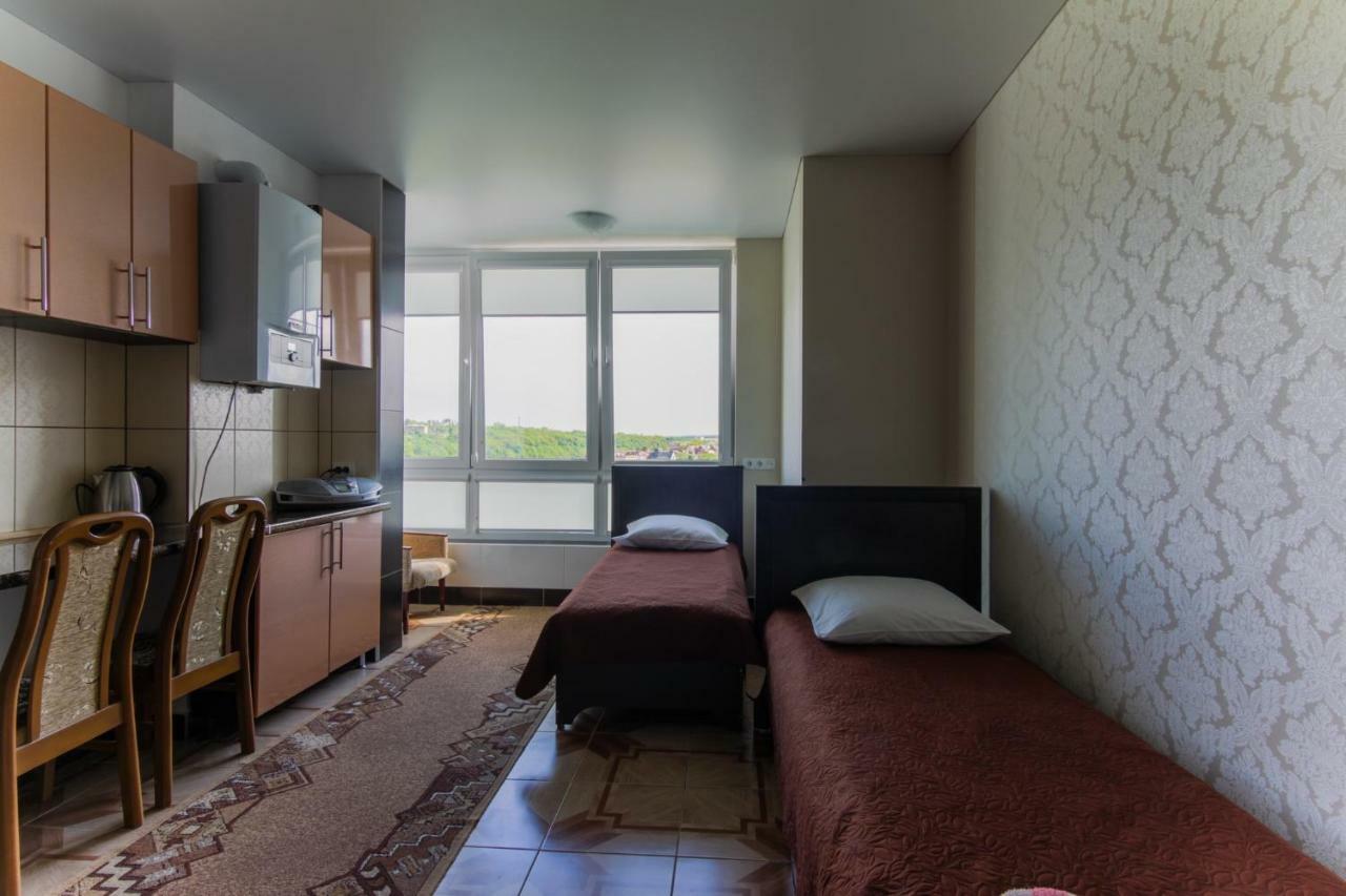 Rooms With Fortetsya View 2 カームヤネツィ・ポジーリシクィイ エクステリア 写真